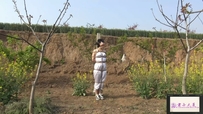 [胜景影视] 【户外捆绑】把M绑到庄子上当稻草人驱赶鸟雀